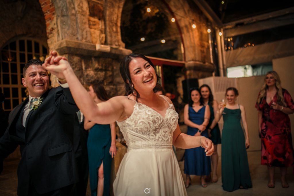 noivos abrindo a pista no Forte da Cruz